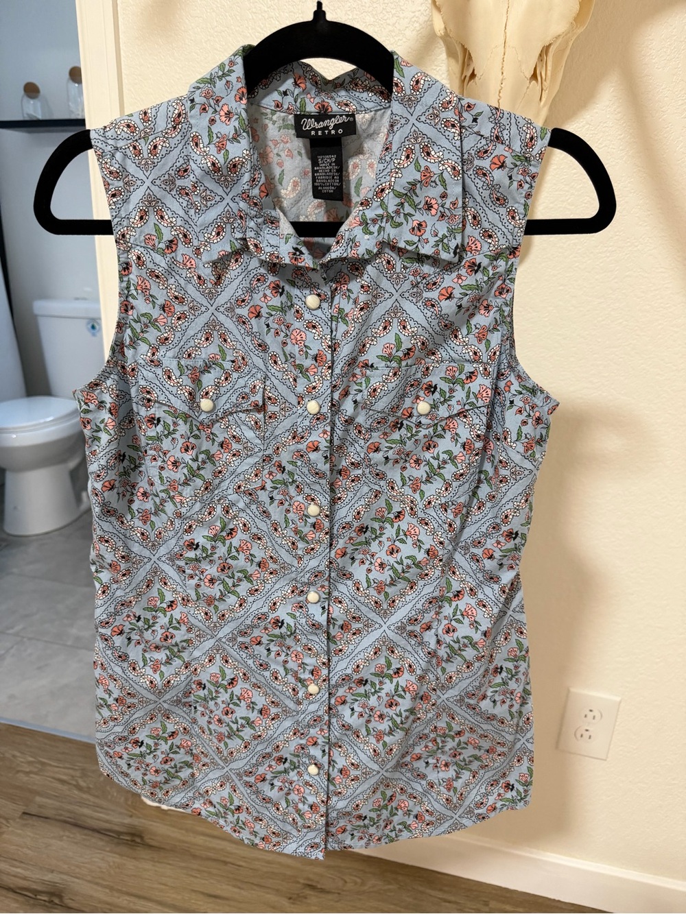 Wrangler Light Blue Floral Sleeveless Button-Down Shirt